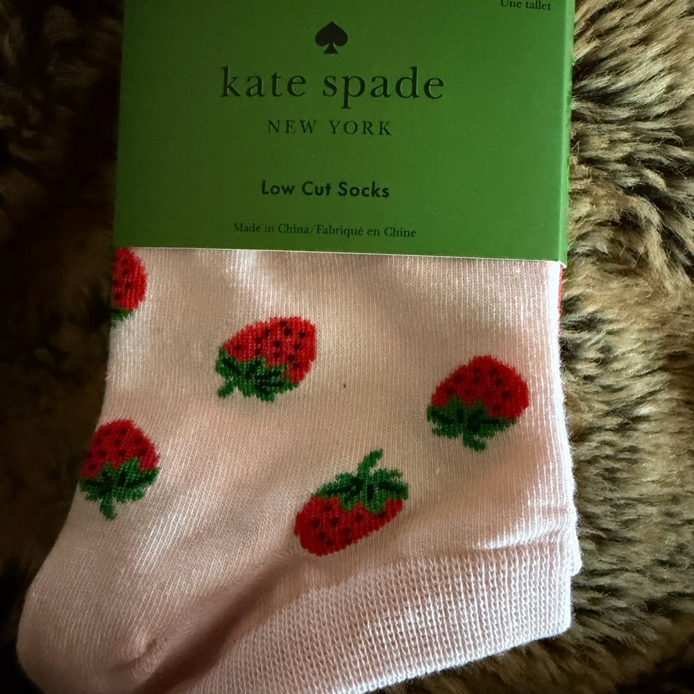 kate spade Pink Strawberry Low-Cut Socks 3 pairs nwt - Picture 2 of 5